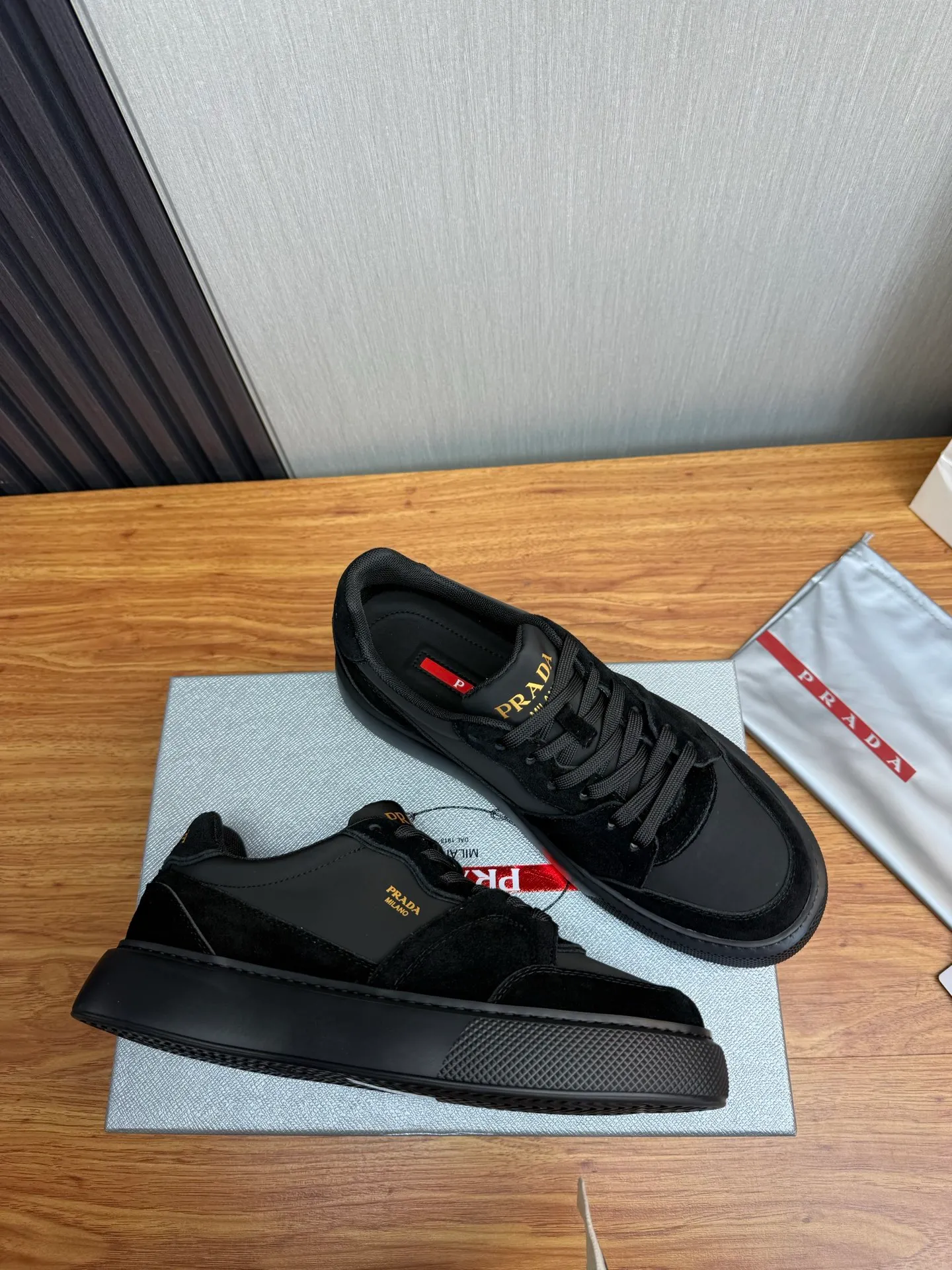 Factory price 560💰 [PRADA] Men’s shoes are popular in the counter, official website is synchronized, 1 high-quality shipment ✔️Original cowhide + cowhide lining, 1🆚1 replica, original sole, 38-45 (45 customized, non-refundable)